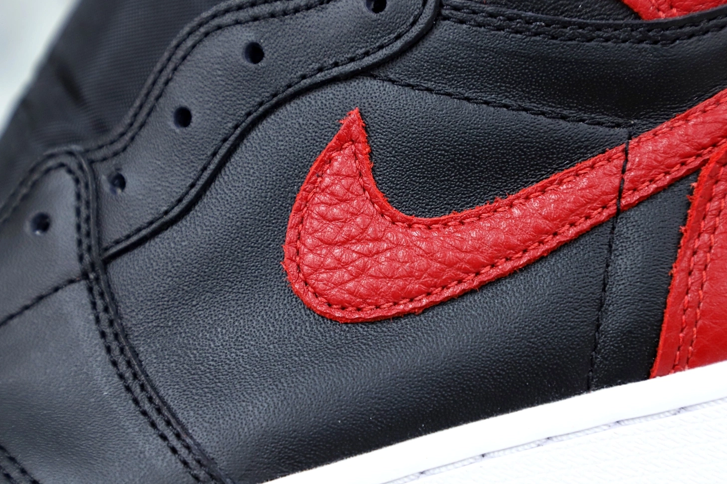 OG RETRO 1 HIGH JORDAN 'BRED' AIR 1001